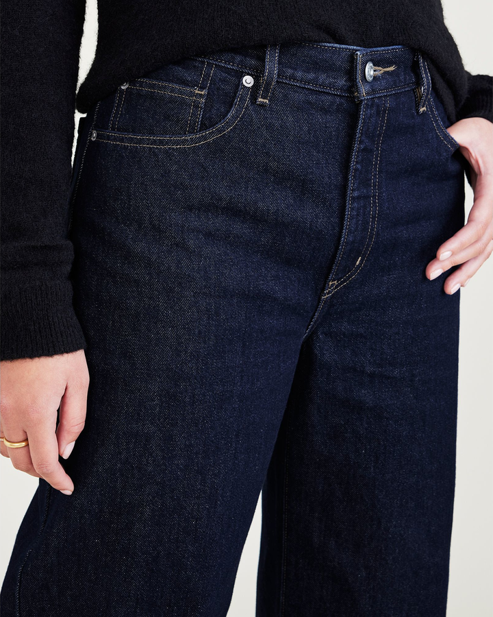 Women's Relaxed Fit Mid-Rise Jeans